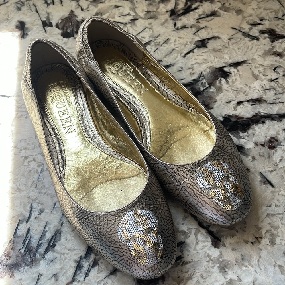 ALEXANDER 💀 MCQUEEN Sequin Skull Metallic Flats
